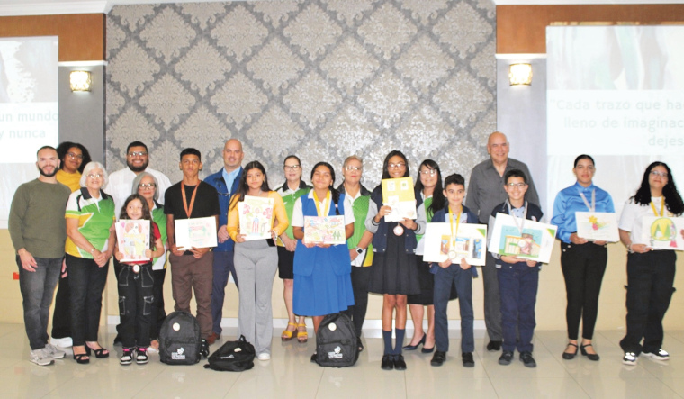 Los ganadores recibieron medallas y premios en efectivo, mientras que todos los participantes fueron galardonados con regalos y certificados de participación, en reconocimiento a su esfuerzo y dedicación.  (Foto/Suministrada) 